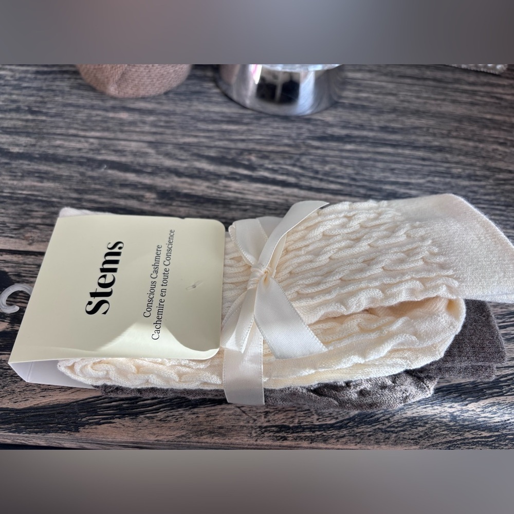 Stems Cream & Taupe Cashmere Socks